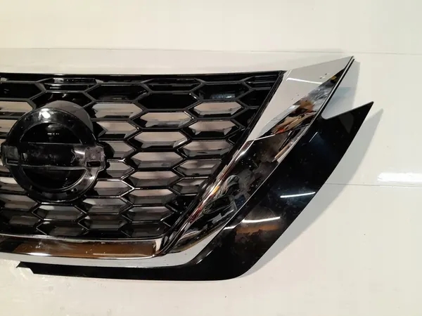 Nissan Juke II F16 Grill Chrome 623106PA0A 623106PA0B image 3