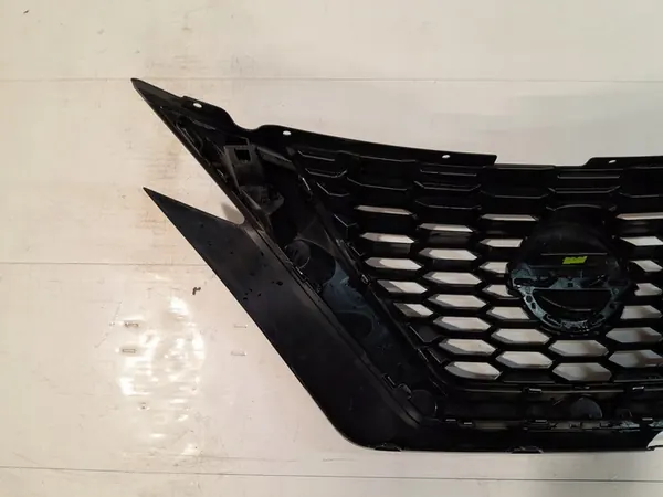 Nissan Juke II F16 Grill Chrome 623106PA0A 623106PA0B image 5