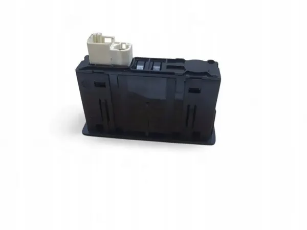 Port USB OEM A1678201302 pour Mercedes-Benz GLC image 3