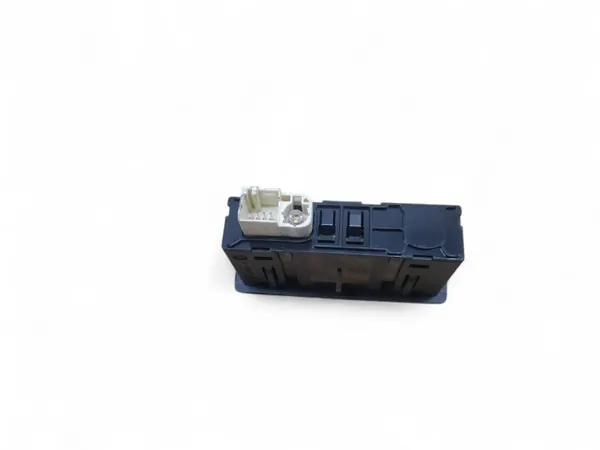 Port USB OEM A1678201302 pour Mercedes-Benz GLC image 6