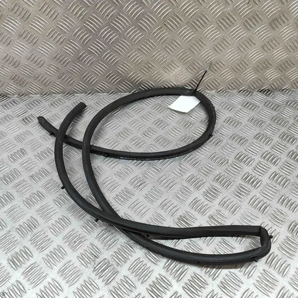 Joint de capot OEM 9841365180 pour Peugeot 3008 III image 3