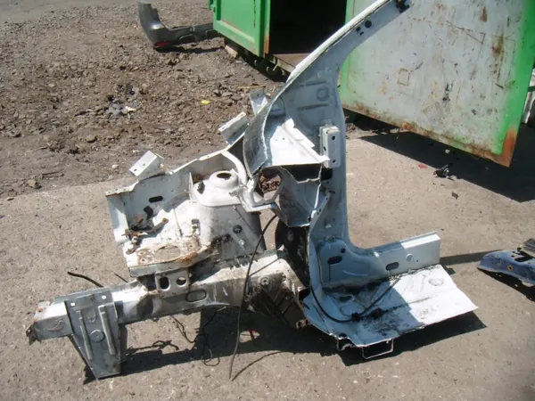 Dacia Dokker 12- Larguero Delantero Derecho OEM PAW2225 image 4
