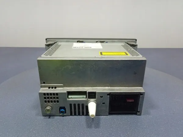 Ford Focus MK2 Tehdasradio OEM 4M5T-18K931-BF CD image 3