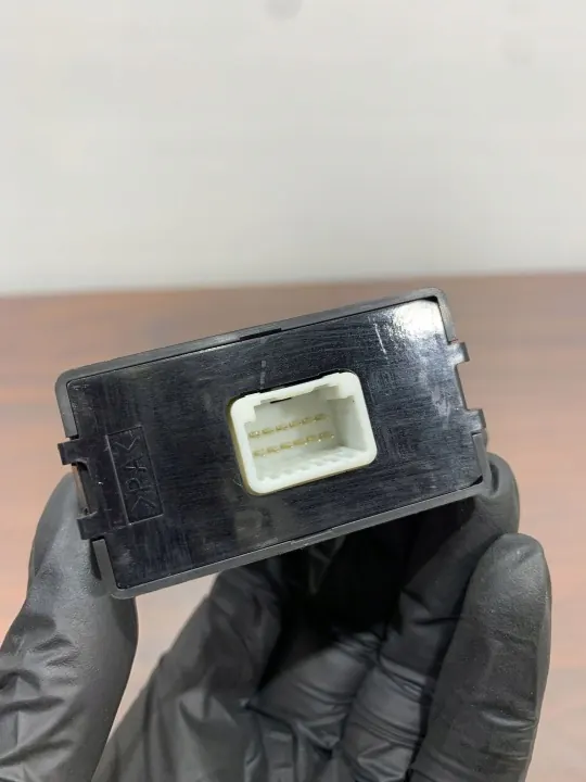 Subaru Keyless Start Modul OEM 10R0510182 image 4