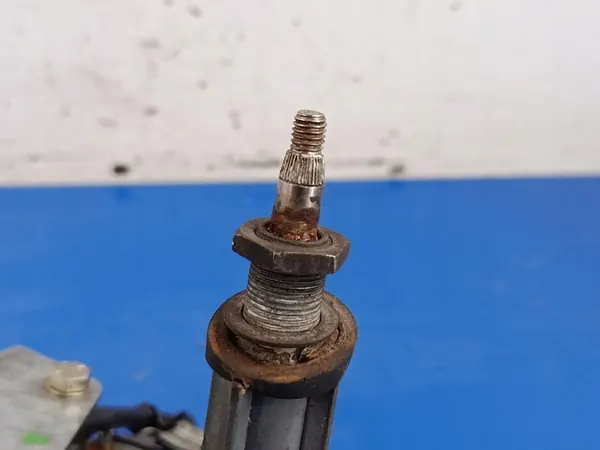 HECKSCHEIBENWISCHERMOTOR OPEL ASTRA F LIFT 5D 90341911 image 2