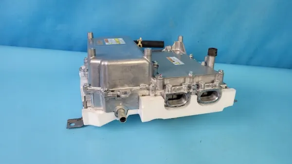 Mitsubishi OEM 9410A163 Muunnin Outlander III PHEV:lle image 10