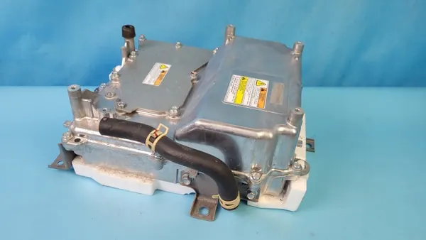 Mitsubishi OEM 9410A163 Muunnin Outlander III PHEV:lle image 8