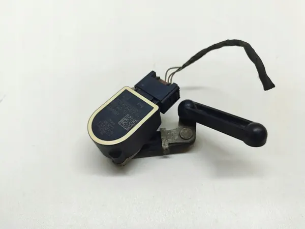 BMW 5 F10 F11 2013 Sensor de nível do farol dianteiro esquerdo OEM 6784072 image 2