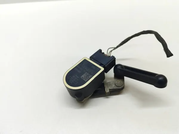 BMW 5 F10 F11 2013 Sensor de nível do farol dianteiro esquerdo OEM 6784072 image 3