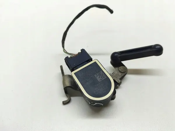 BMW 5 F10 F11 2013 Sensor de nível do farol dianteiro esquerdo OEM 6784072 image 4