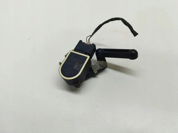 BMW 5 F10 F11 2013 Sensor de nível do farol dianteiro esquerdo OEM 6784072 image 5