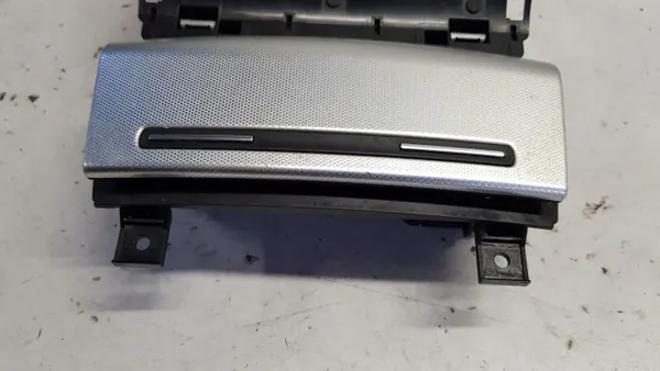Rangement pommeau Audi A3 8P OEM 8P043634 image 3