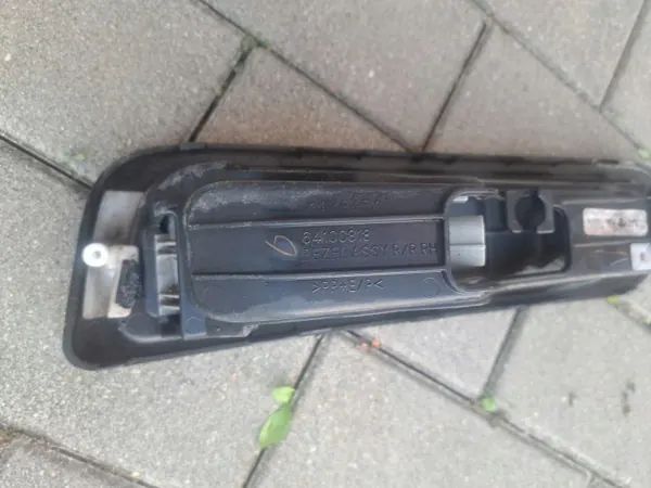 Mitsubishi OEM 6410C818 takaoikea valo - Käytetty image 3