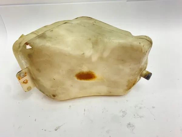 Lämmin tuulilasinpesunesteen säiliö Mercedes W124 image 5