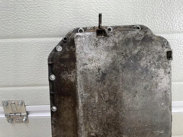 AUDI A4 B5 A6 C4 V6 Oljesump 078103604H image 3