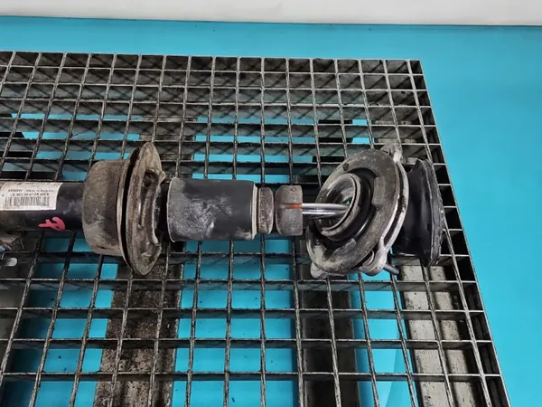 Amortisseur Avant Droit OEM 4G0413031C Audi A6 C7 image 3