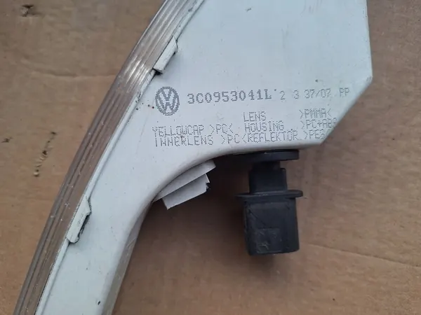Indicador esquerdo no para-choque VW Passat B6 image 4