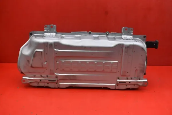Batería usada OEM G9280-K0011 para Toyota Yaris Cross image 6