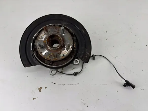 Moyeu roue arrière gauche OEM 84089877 Chevrolet image 2