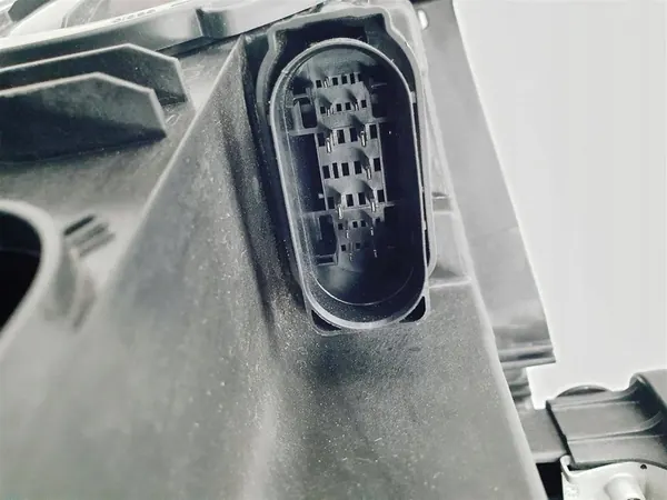 AUDI Q3 I 8U0 LIFT 15r+ Faro Xenón LED Derecho image 10