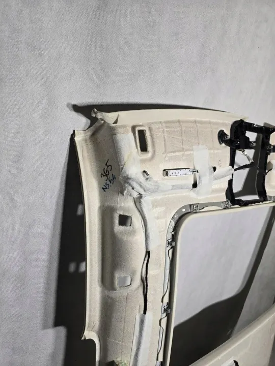 Luz techo VW Passat B8 OEM 3G0857551D image 9