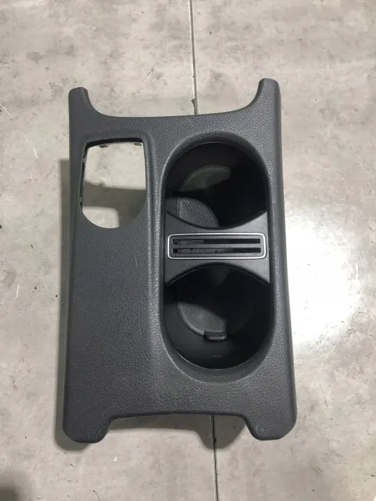 Porte-gobelet avant Mercedes GLA W156 2015 OEM A1766800210 image 2
