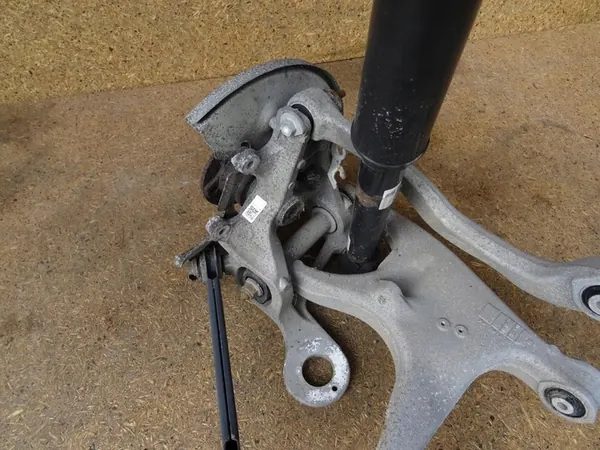 AUDI A4 B8 8K Braccio Oscillante Destro Posteriore con Ammortizzatore OEM image 4