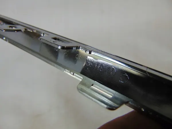 VW Passat B7 Etupuskuri Chromi 3AA853765 image 4