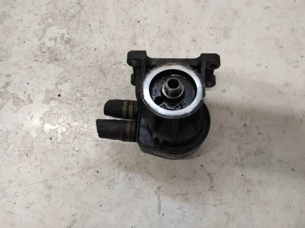 Base de Filtro de Aceite Ford OEM PAW826 - Usado image 3