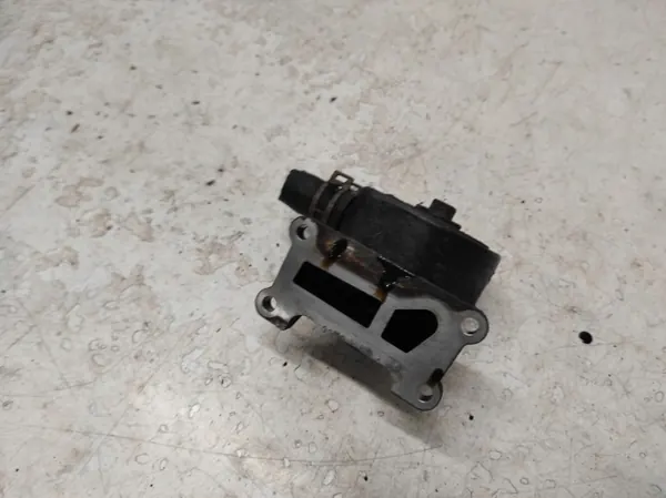 Base de Filtro de Aceite Ford OEM PAW826 - Usado image 4