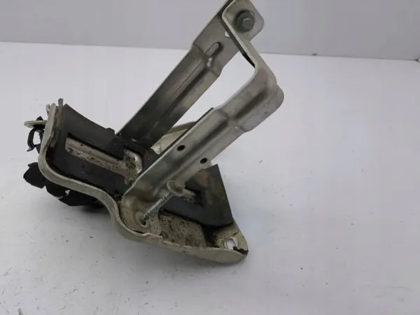 BMW I3 Batterifäste OEM 8602812 - Begagnad image 4