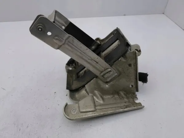 BMW I3 Batterifäste OEM 8602812 - Begagnad image 7