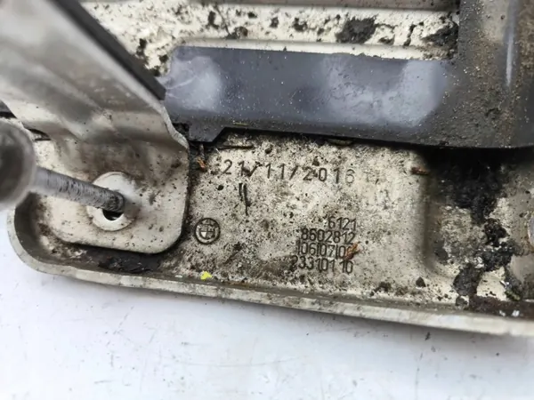 BMW I3 Batterifäste OEM 8602812 - Begagnad image 8
