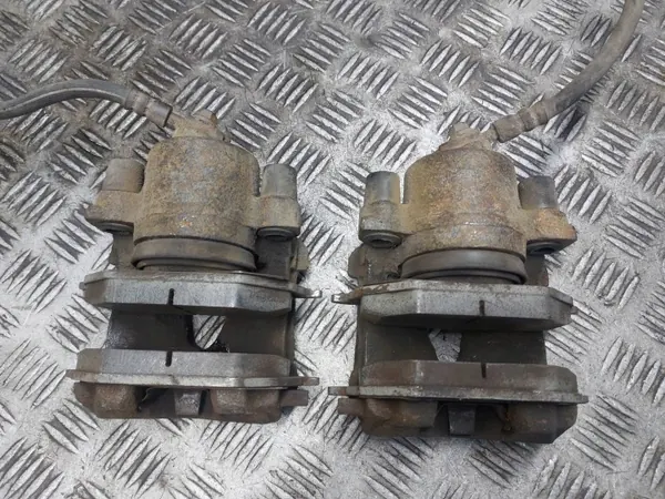 Bromsskivor + Belägg + Bromsok Fram Skoda Fabia I image 8