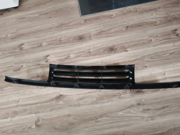 VW Vento Grill Front Black Without Badge image 5