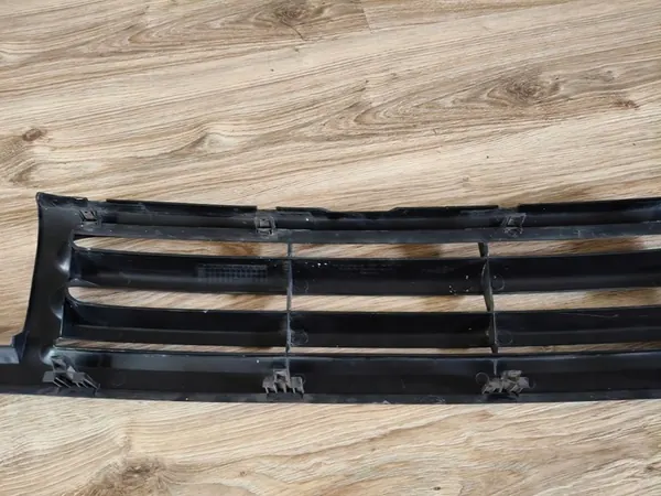 VW Vento Grill Front Black Without Badge image 7