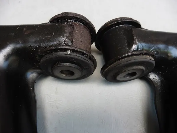 Braccio di Controllo Anteriore Destro Skoda Superb II Yeti VW Caddy III image 2