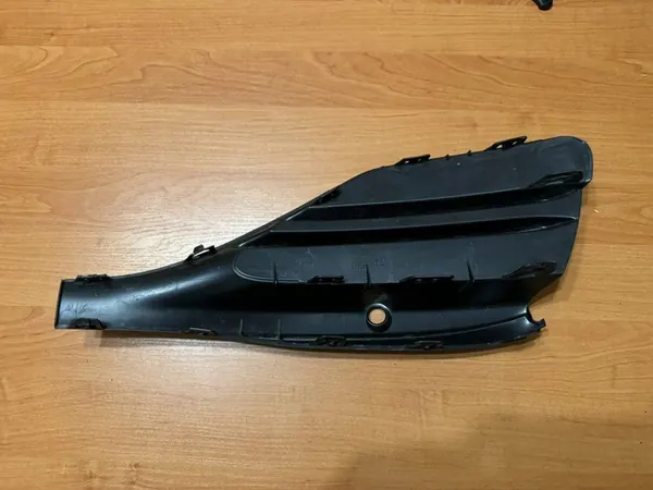 Grille de pare-chocs avant Mercedes-Benz A2068854105 image 2