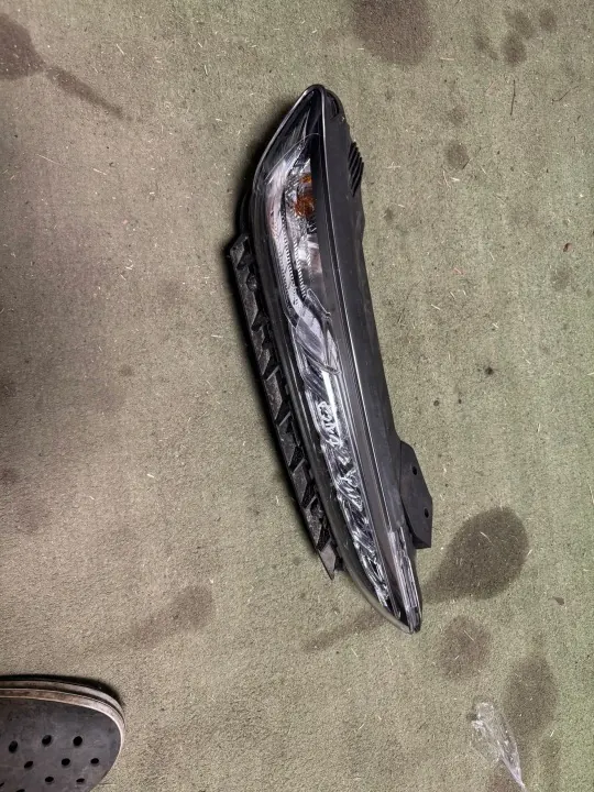 Farol Dianteiro Direito Hyundai Kona OEM 255102 image 2