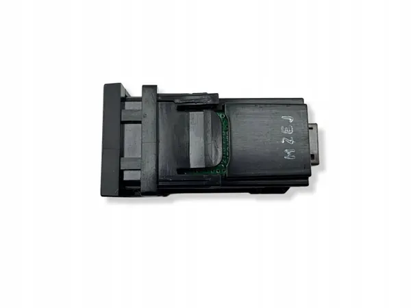 Toyota USB-aansluiting OEM LAA25535 voor bZ4X 2024 image 4