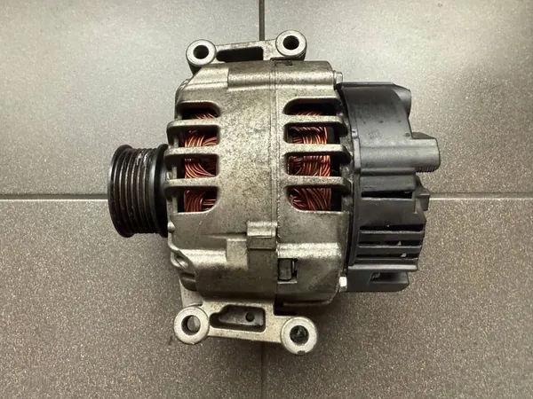 Vaihtovirtageneraattori Audi A4 S4 2007 OE 06B 903 016 AE image 2