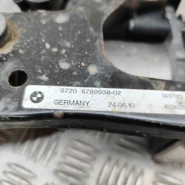 BMW X5 E70 Luchtvering Compressor OEM 6789938 image 6