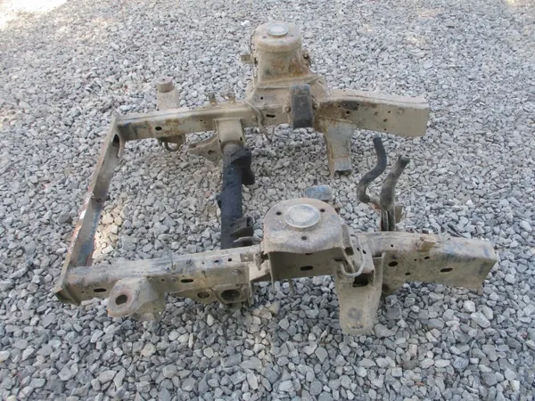 Viga de chassis dianteira Mitsubishi OE para L200 IV 2.5 DID image 3