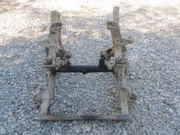 Viga de chassis dianteira Mitsubishi OE para L200 IV 2.5 DID image 5