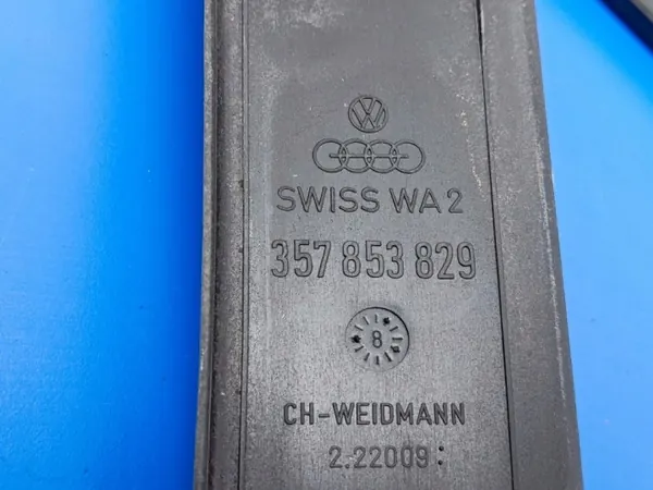 OEM 357853829 Kunststoff Schottblech für VW Passat B3 image 3
