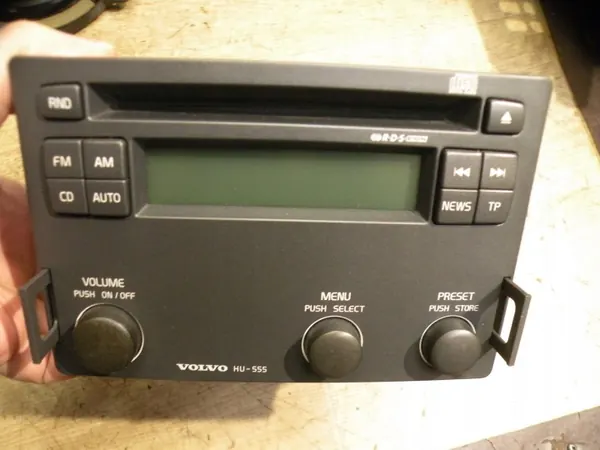Radio CD Volvo OEM 32185243 para S40 V40 99-03 image 2