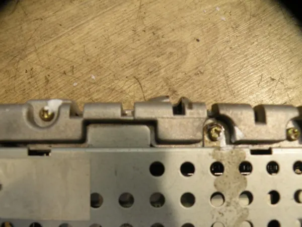 Radio CD Volvo OEM 32185243 para S40 V40 99-03 image 4
