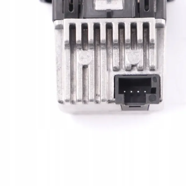 Mercedes W205 Achterconsole USB-poort OEM A2058207001 image 6