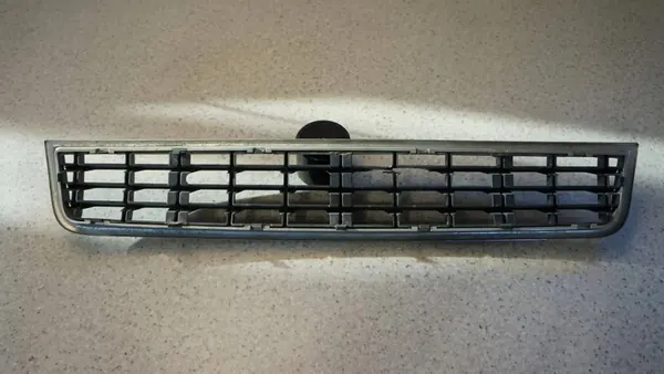 Rejilla de parachoques delantera Audi A4 B6 Cromada OEM image 3