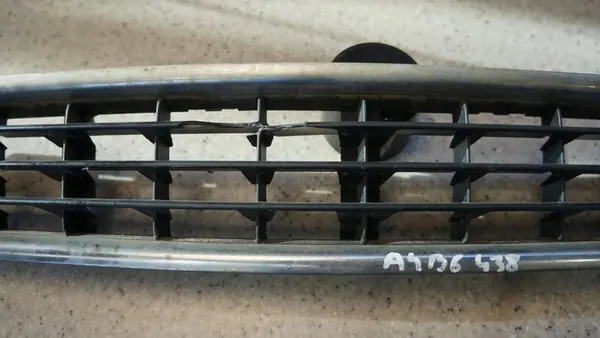 Rejilla de parachoques delantera Audi A4 B6 Cromada OEM image 7
